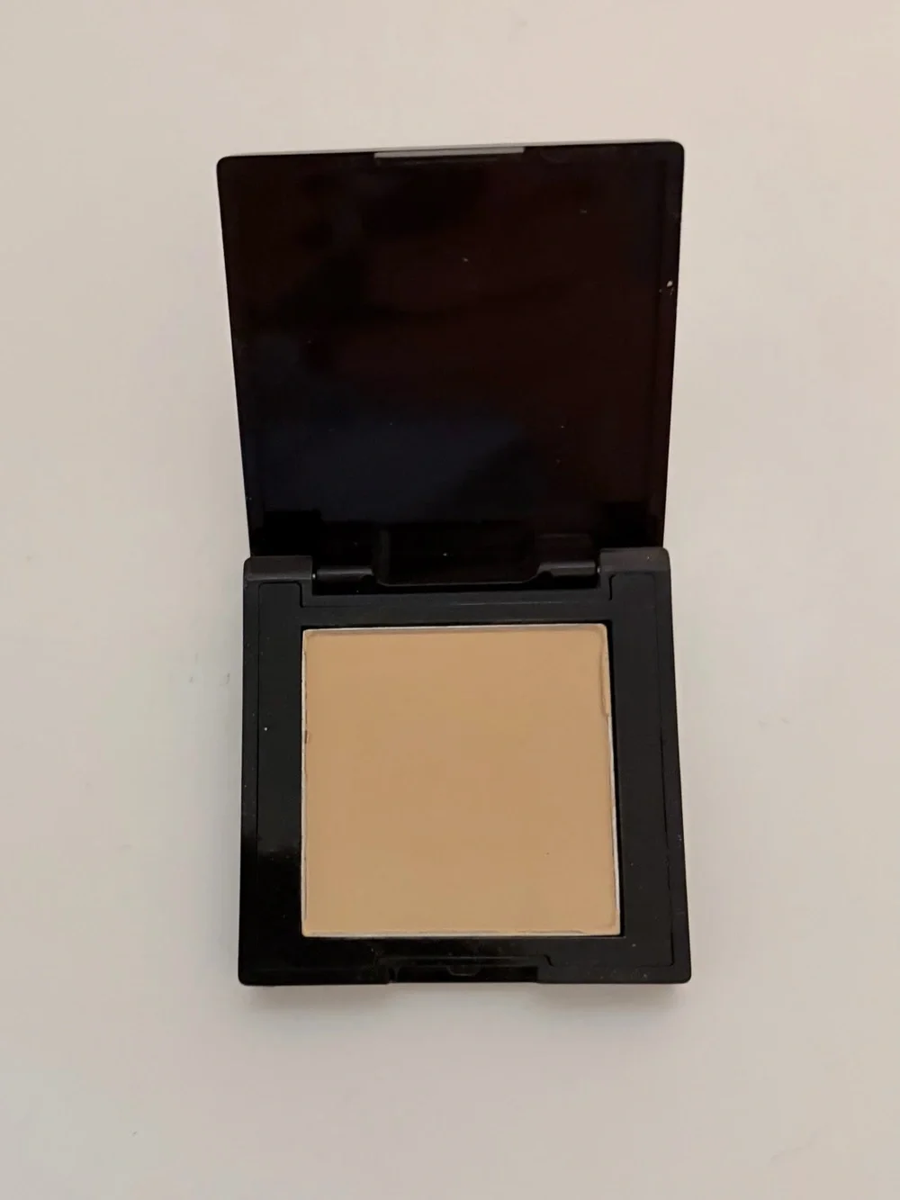 What’s Up Beauty Wind Dancer Pressed Setting Powder Medium Shade